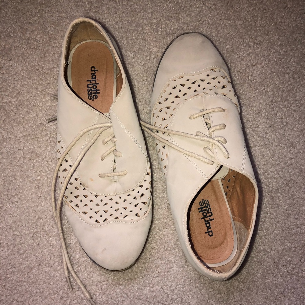 Women’s flat shoe